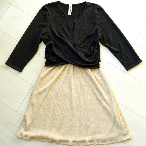 Amadi 3/4 Sleeve Knit Wrap Midi Dress - Picture 2 of 13